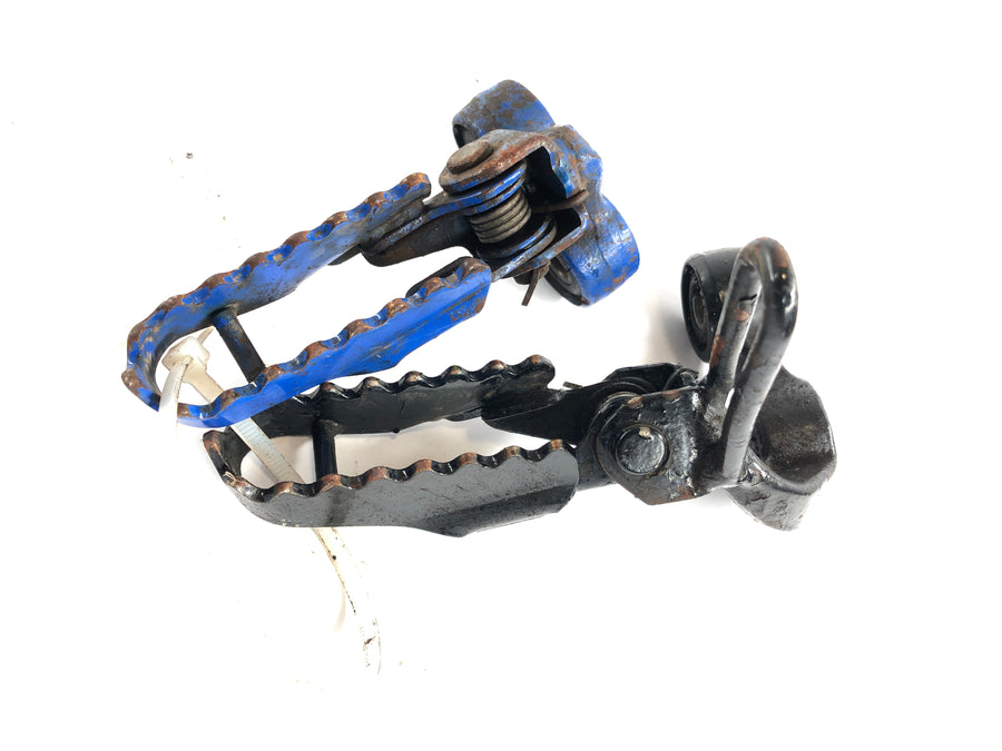 Suzuki DR 750 S SR41B [1988] - Driver footrests right and left