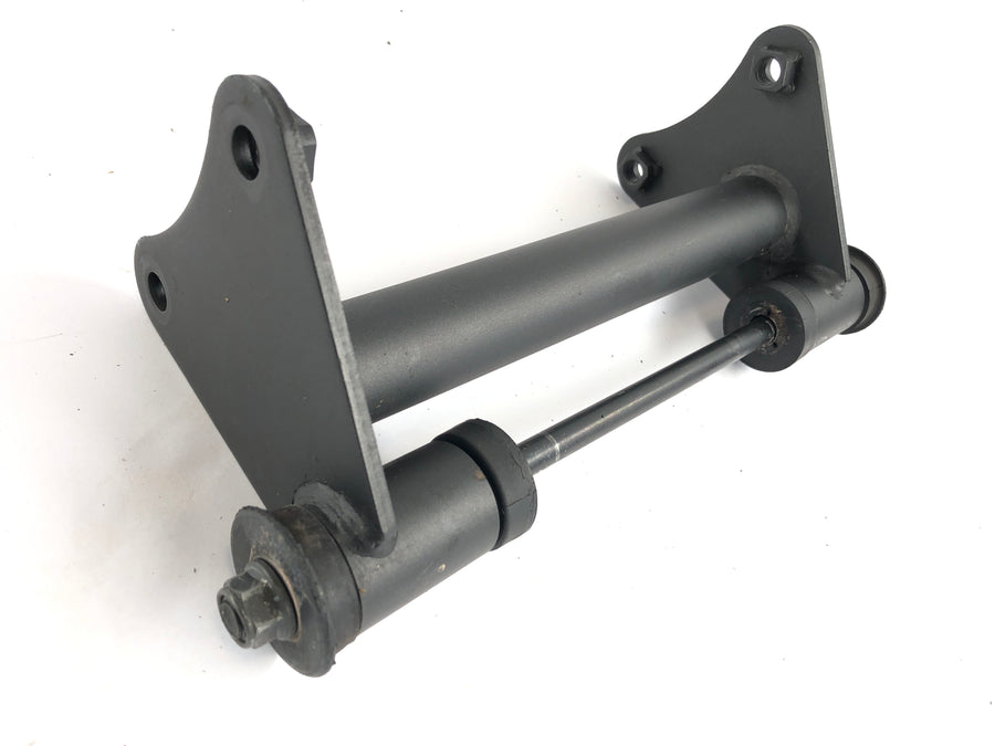 Kawasaki VN 900 Classic [2010] - Front engine mount