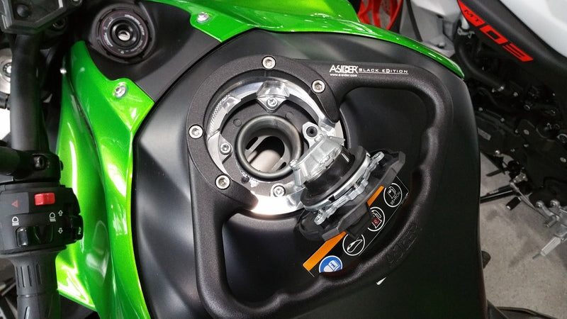 Kawasaki Z 900 [A-SIDER] - Black Edition Tank handle 4 screws black Kawasaki