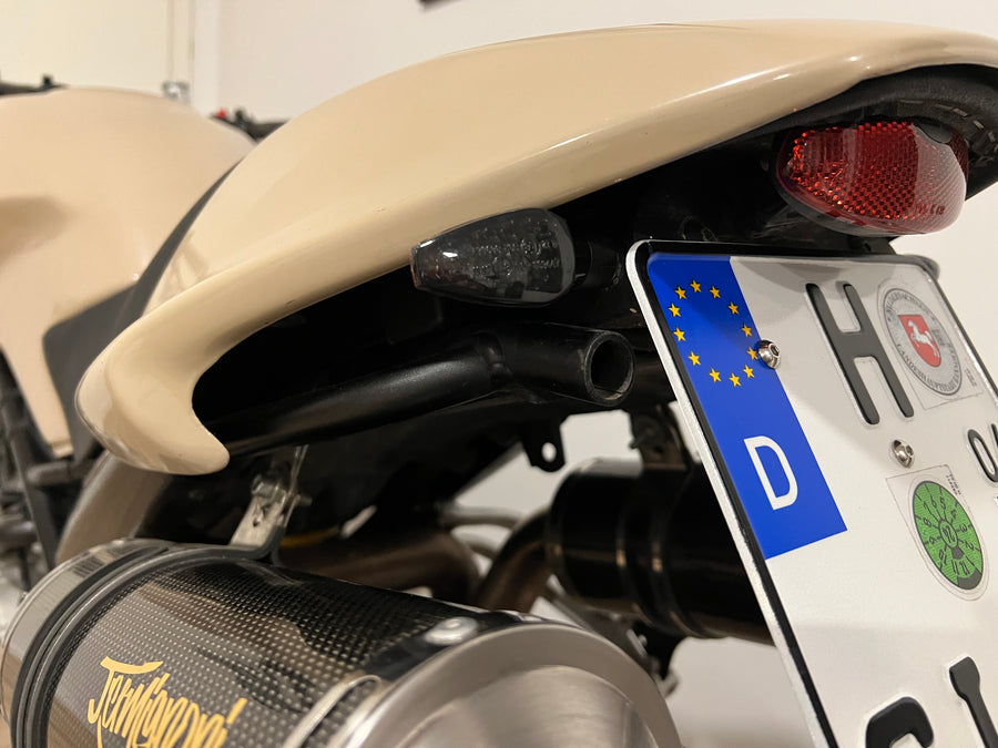 2 LED Blinker Schwarz Widerstände [E-Prüfzeichen] - Suzuki Bandit GSF 400 600 650 1200 Detailansicht