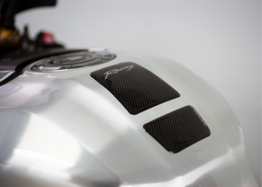 KTM RC 390 [2025] – Mini und Arrow Tankprotektor – Carbon look