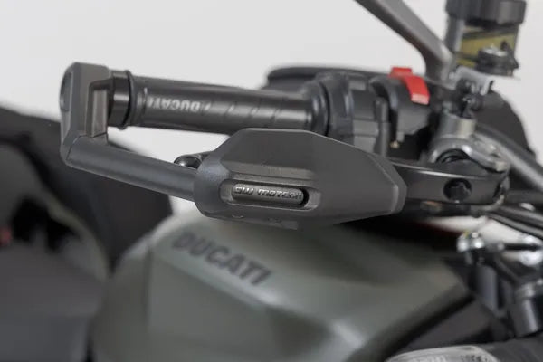 Daytona 955 [SW-MOTECH] – Hebelschützer mit Windschutz