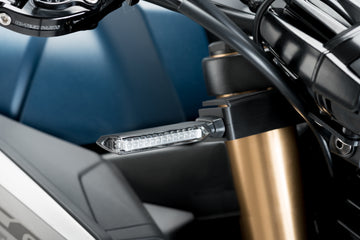 HONDA CB 650 R NEO SPORTS CAFE [2025] - Mounting bracket for the turn signal on the