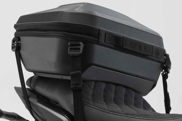 aprilia tuono 660 [SW-MOTECH] – Urban ABS Topcase Spanngurt-Variante mit Bodeneinsatz