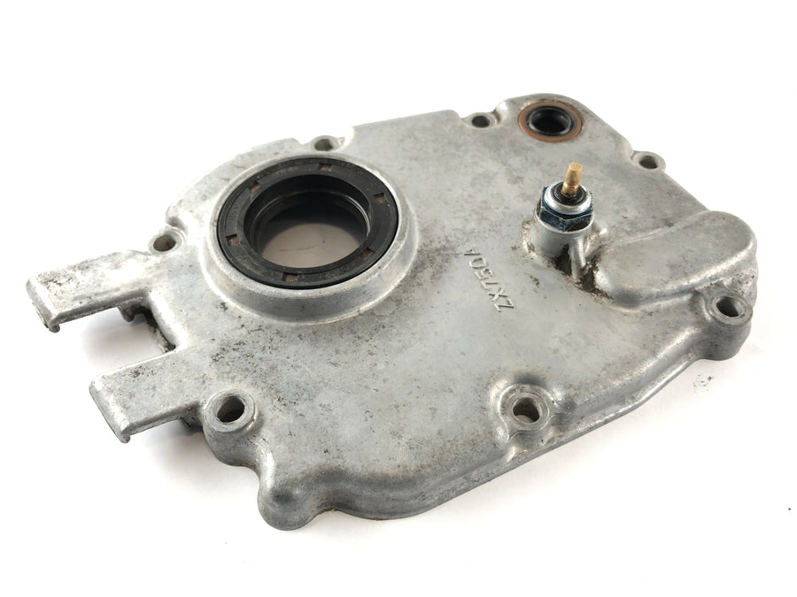 Kawasaki Zephyr 750 ZR750C [1991] - Engine cover left shift shaft passage