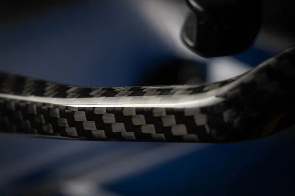 Yamaha Niken [GILLES TOOLING] – Karbon-Bremshebelschutz