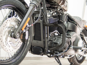 Harley Davidson Softail (Milwaukee -Eight 107/114) [2018] - protective bar, made of 32 mm pipe, flat shape, black