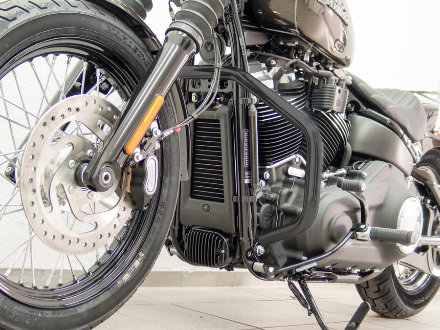 Harley Davidson Softail (Milwaukee -Eight 107/114) [2018] - protective bar, made of 32 mm pipe, black