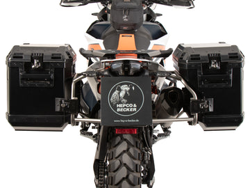 KTM 790 Adventure [2024-2026] - Kofferträgerset Cutout Edelstahl inkl. Xplorer Cutout schwarz Kofferset 40/37