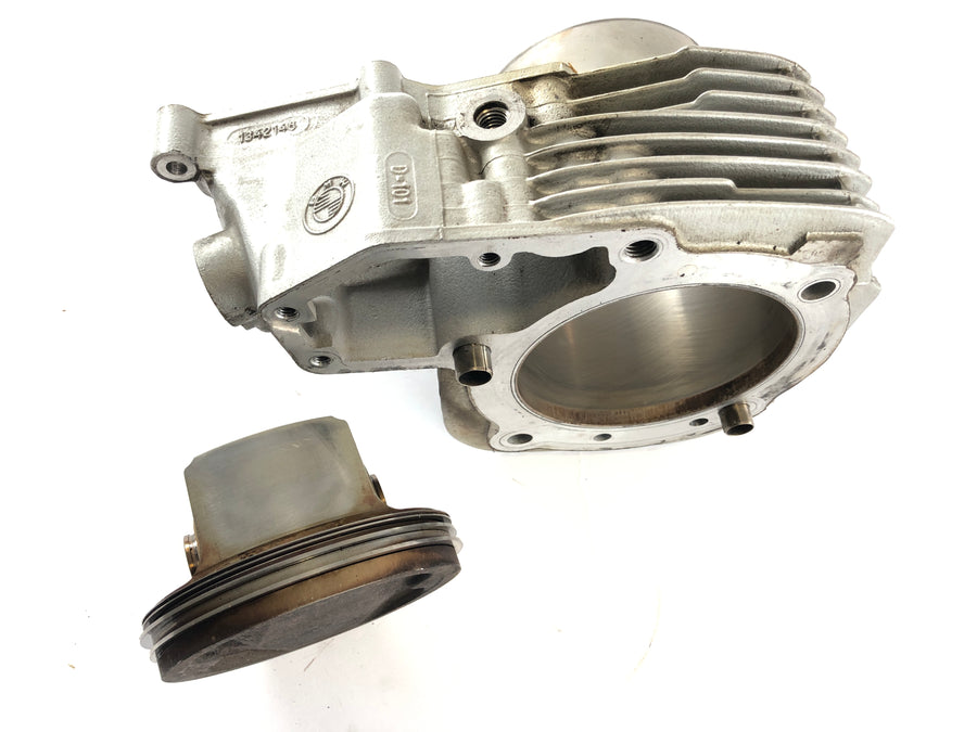 BMW R 1150 GS [2000] - cylinder with pistons on the right