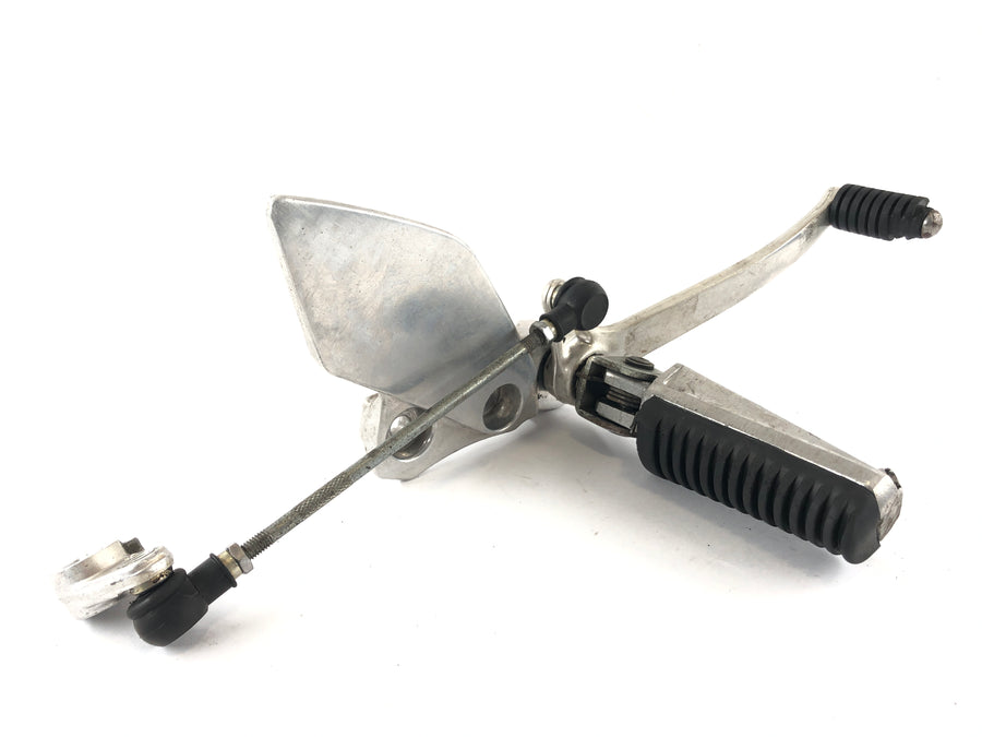 Yamaha XJR 1200 4PU [1995] - Driver footrest and gearshift pedal