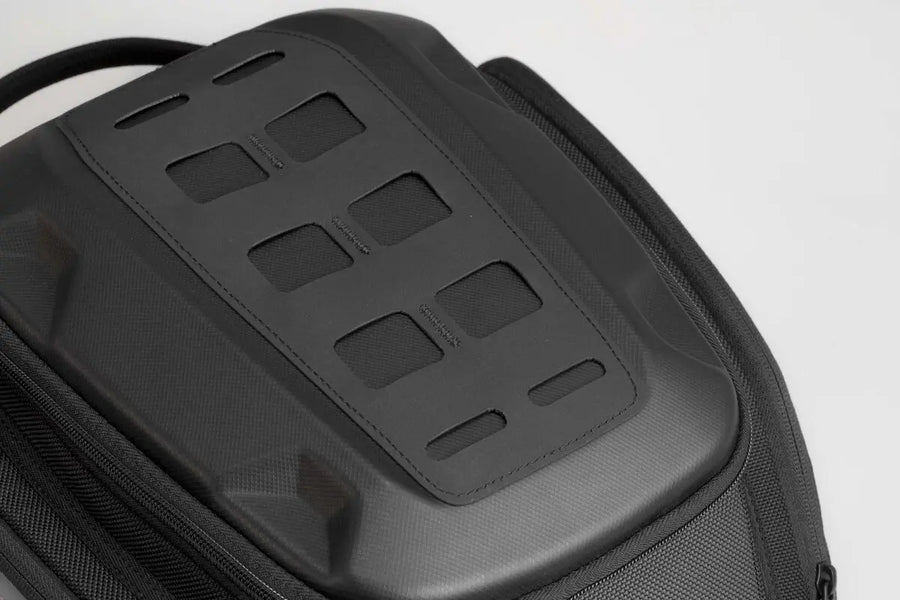 ducati hypermotard 950 [SW-MOTECH] – PRO Enduro tank bag with straps (12-15 liters)