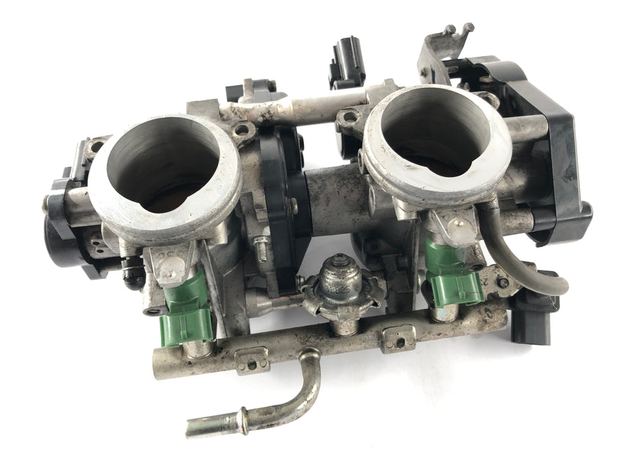 Yamaha XT 1200 Z Super Tenere DP01 [2012] - Injection bridge carburetor