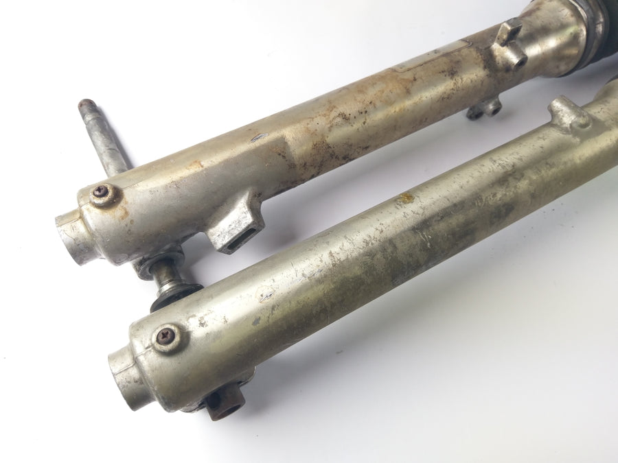 Yamaha XT 550 5Y3 - front fork with wheel axle 35mm