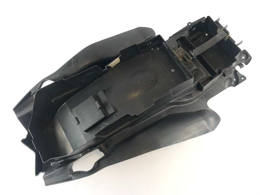 Suzuki DL 1000 V-Strom [2006] - Rear under-panel splash guard
