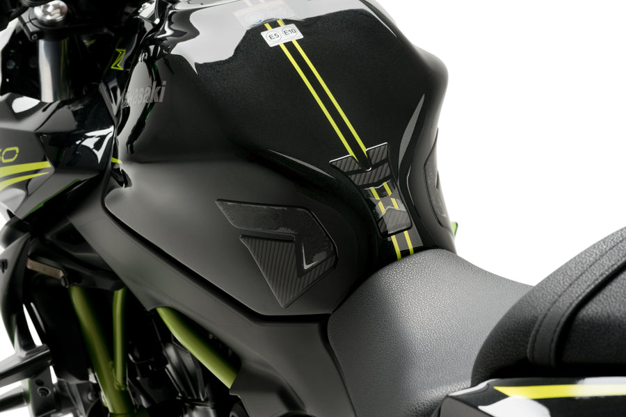 KAWASAKI Z 650 [2025] – Spezifischer Tankschutz – Carbon look