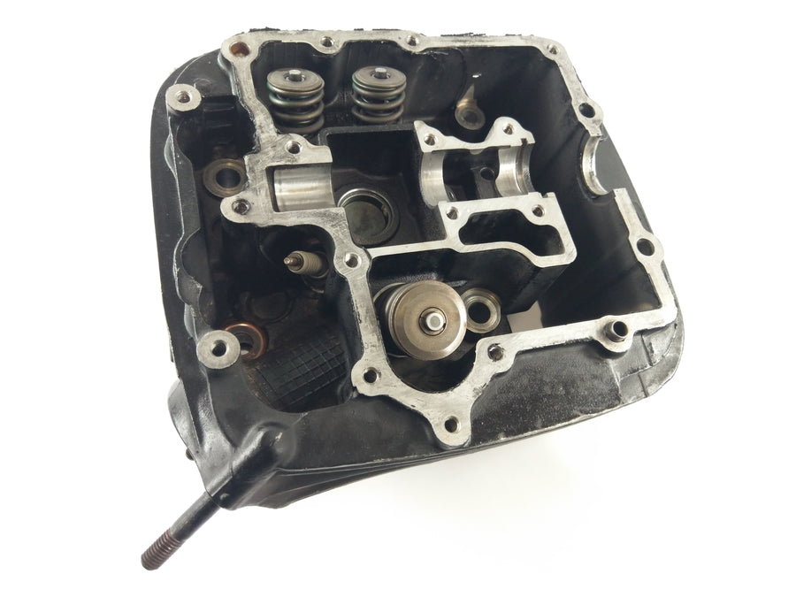 Suzuki Intruder 1500 VL [2000] - front cylinder head