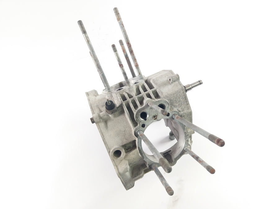 Moto Guzzi V50 V65 - Engine housing upper part