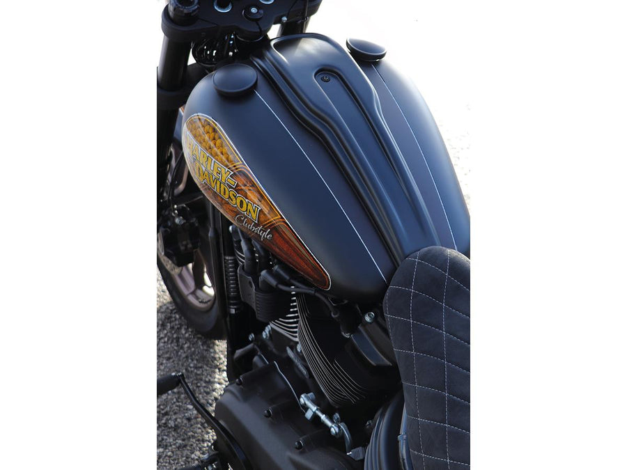 Harley Davidson FXLR [2018-2020] – Armaturenbrettverkleidung mit Tachoversatz-Kit