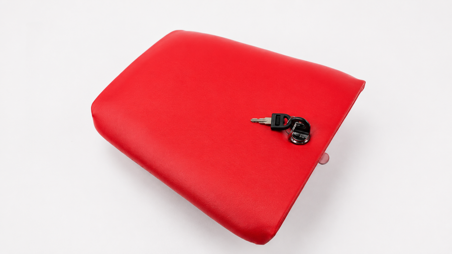 Cagiva Mito 125 1 / 2 8P [1990-1994] Red passenger seat with lock and key