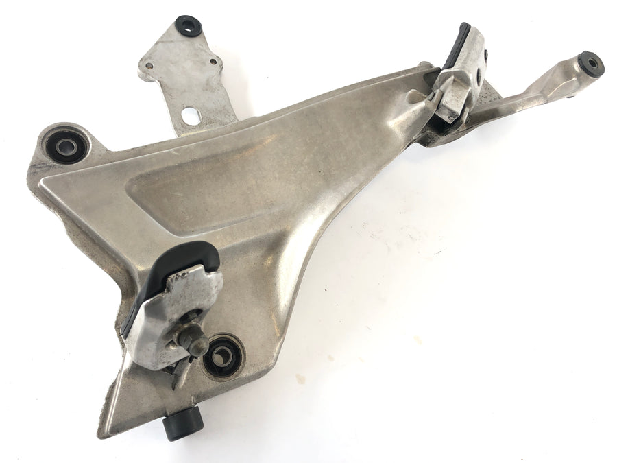 Honda ST 1100 SC26 Pan European [1990] - Rastenhalter Fußrasten links
