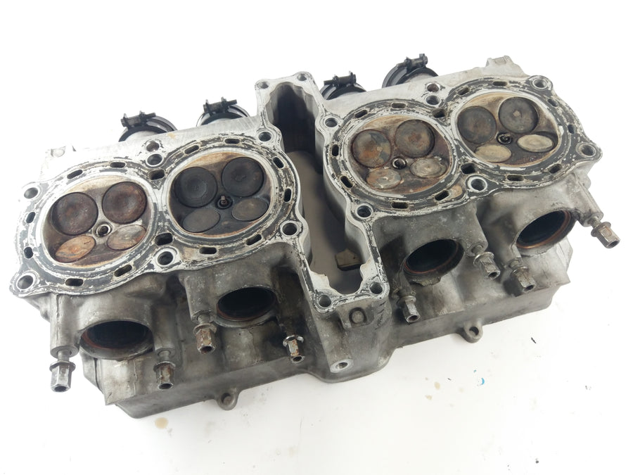 Honda CBR 1000 F SC24 [1991] - Cylinder head