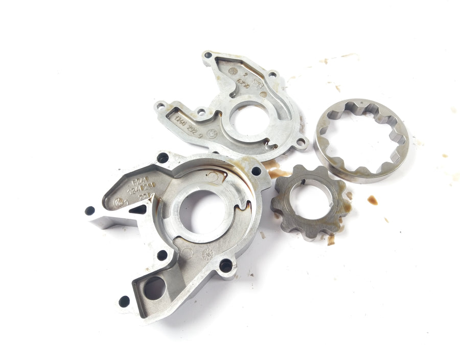 BMW R 1100 R 259 [1996] - Oil pump
