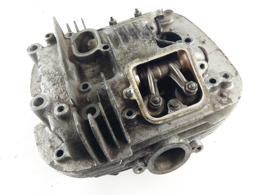 Suzuki Intruder VS 700 VP51A [1986] - Cylinder head