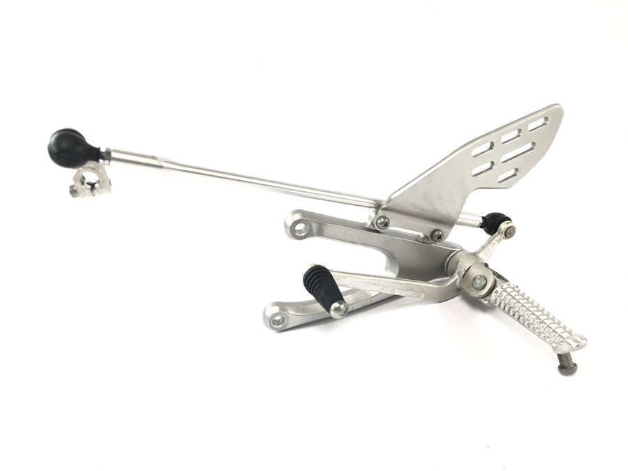 Yamaha YZF R1 RN19 [2008] - Fußrastenanlage Fahrerfußraste mit Schalthebel Schaltgestänge Fußraste