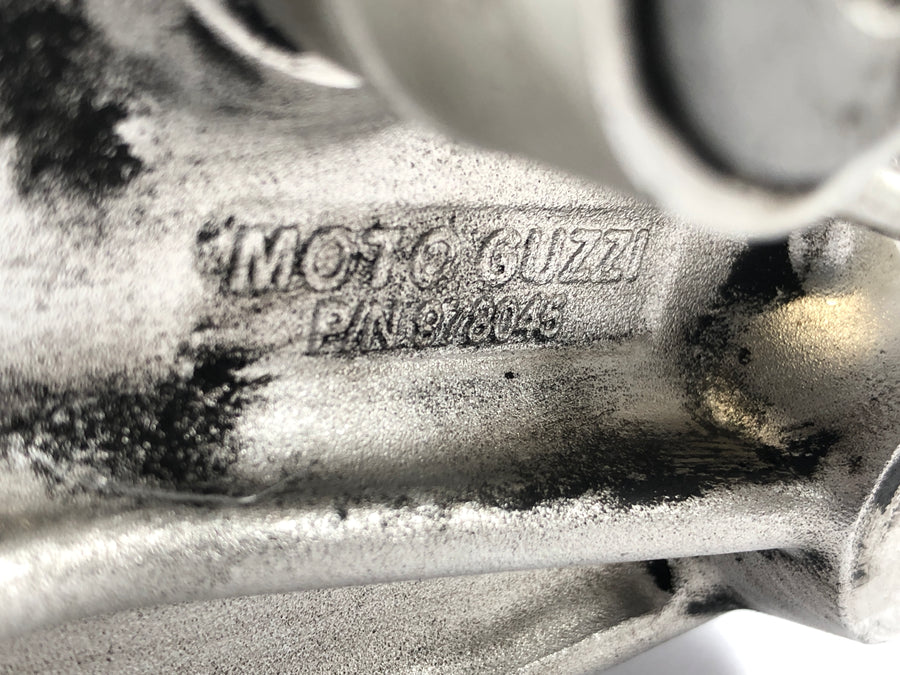 Moto Guzzi Stelvio 1200 8V [2011] - Fußrastenhalter links mit Schalthebel