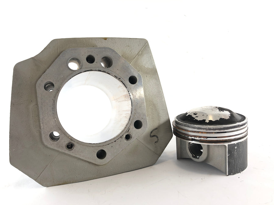 Moto Guzzi V11 [2001] - Cylinder with piston left
