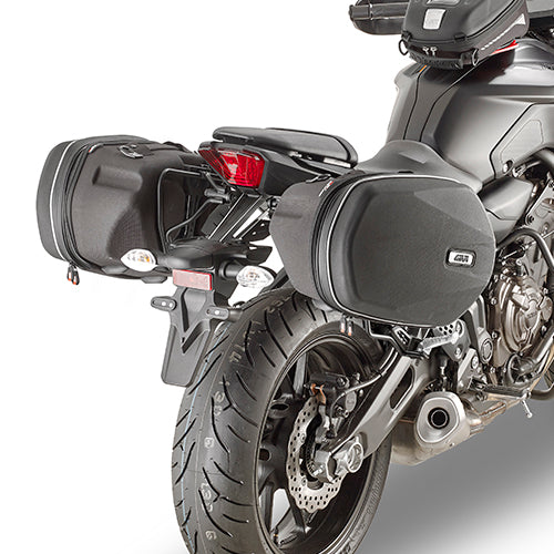 Yamaha MT 07 [GIVI] - Spacer for EASYLOCK saddlebags or saddlebags it is possible