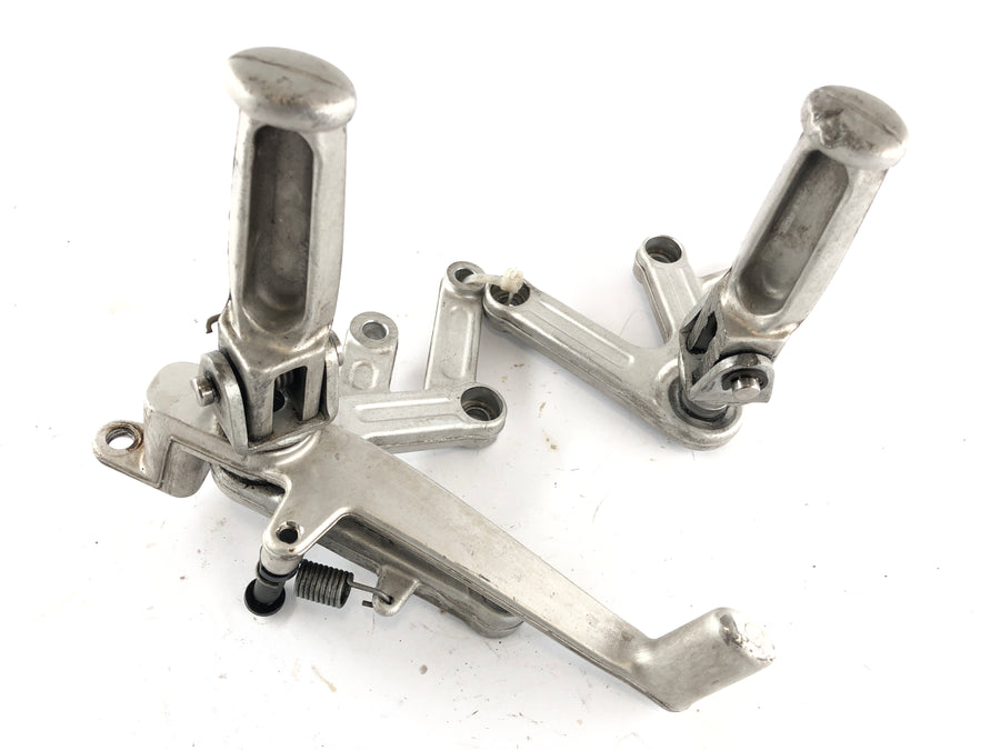 Triumph Speed ​​Triple T509 [1997] - Footrests Driver footrests left and right with holder