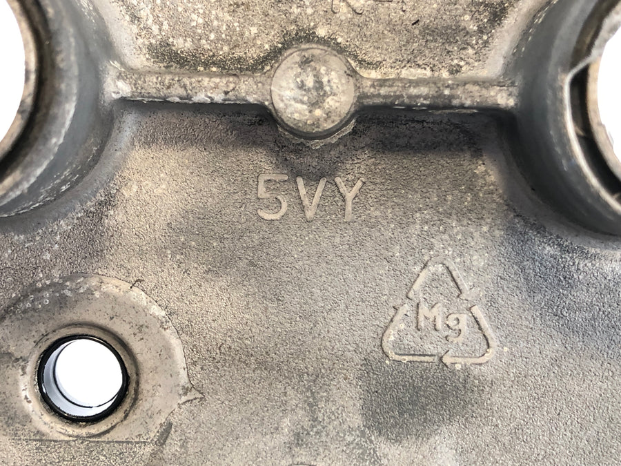 Yamaha YZF R1 RN12 [2005] - Valve cover engine cover
