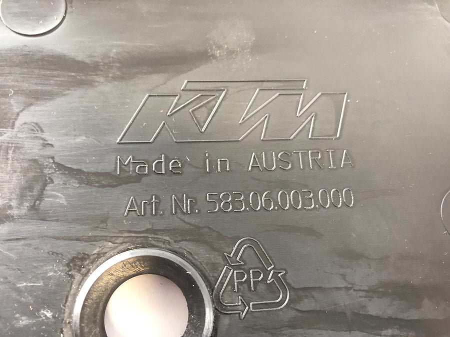 KTM LC4 640 Duke 2 [2001] - side panel left