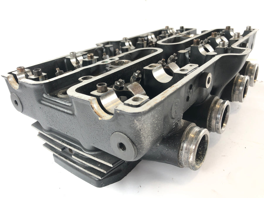 Kawasaki GPZ 550 [KZ550D] - Cylinder head
