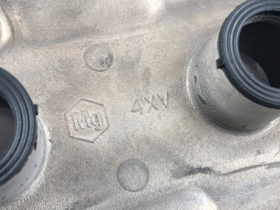 Yamaha YZF R1 RN04 [2000] - Ventildeckel