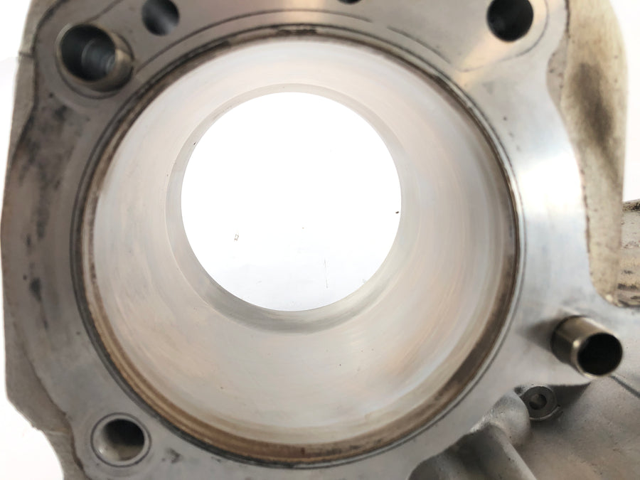 BMW R 1150 GS [2000] - cylinder with pistons on the right