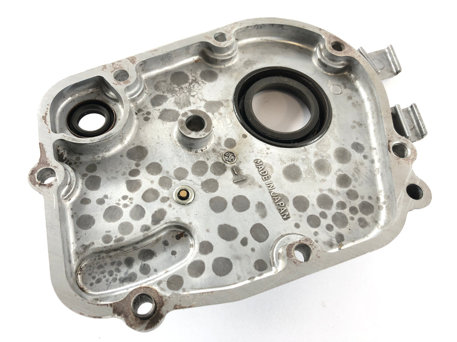 Kawasaki Zephyr 750 ZR750C [1991] - Engine cover left shift shaft passage