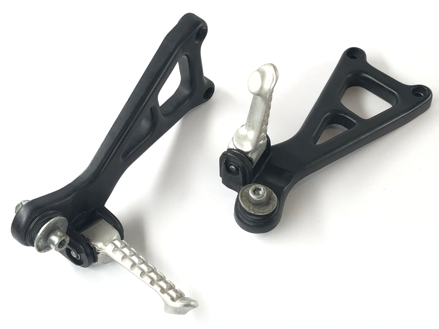 Moto Guzzi V11 [2001] - Passenger footrests with holder right and left