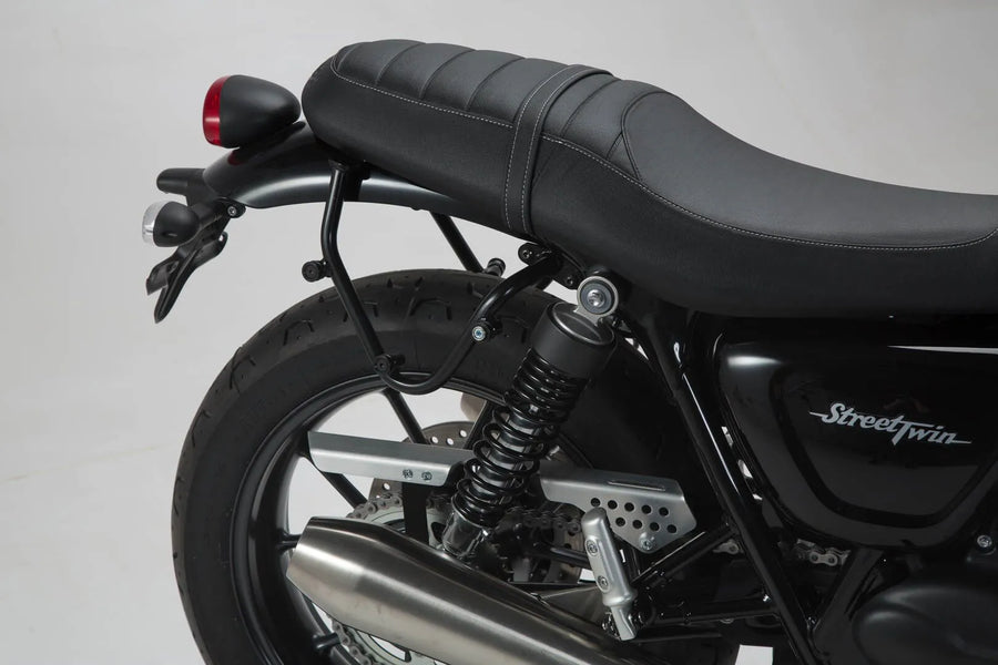 Triumph Street Twin 900 [SW-MOTECH] – Legend side bag system LC front view