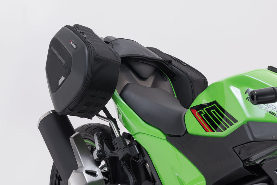 Kawasaki Z 500 Performance Akrapovic [2026] - PRO BLAZE H Satteltaschen-Set – Bild 3
