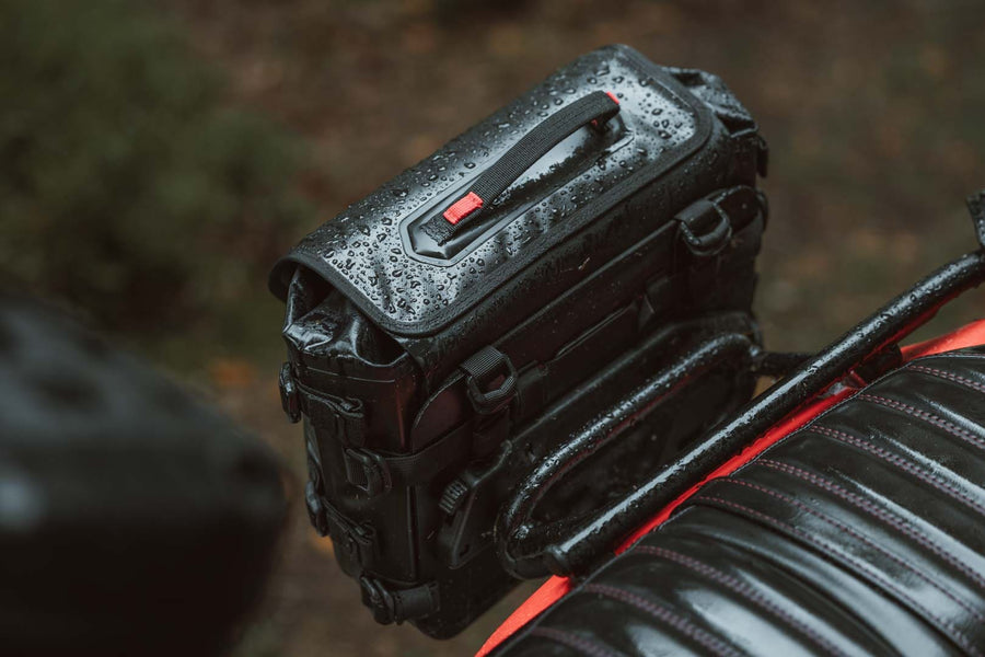 [SW-MOTECH] - SysBag WP M with adapter plate on the right – Figure 4