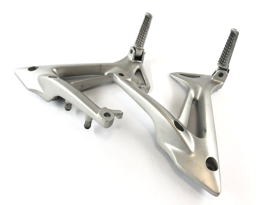 Honda VFR 800 RC46 [2005] - Passenger footrests with holder set pair