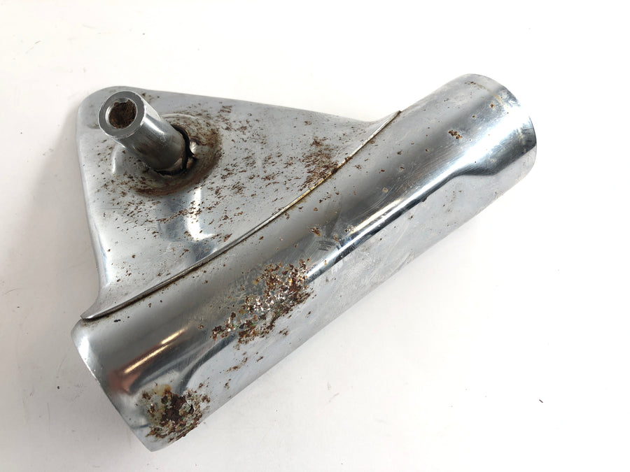 Suzuki T 500 [GT 500] - Lampenhalter Scheinwerfer aufnahme Halterung rechts