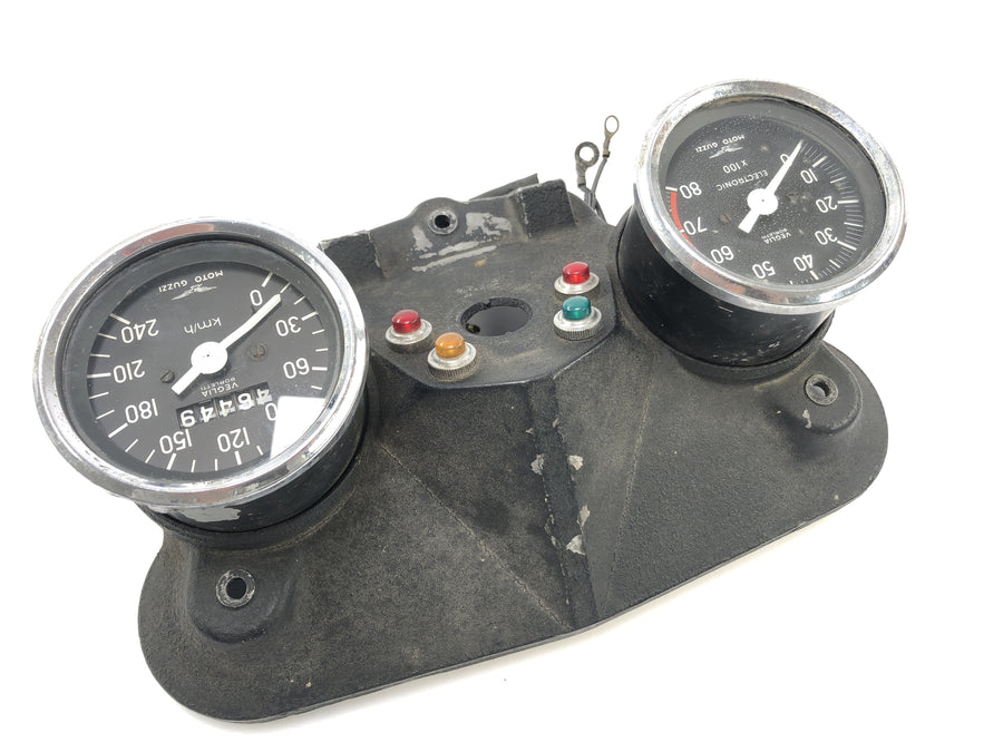 Moto Guzzi V7 Special [1971] - Tacho Cockpit