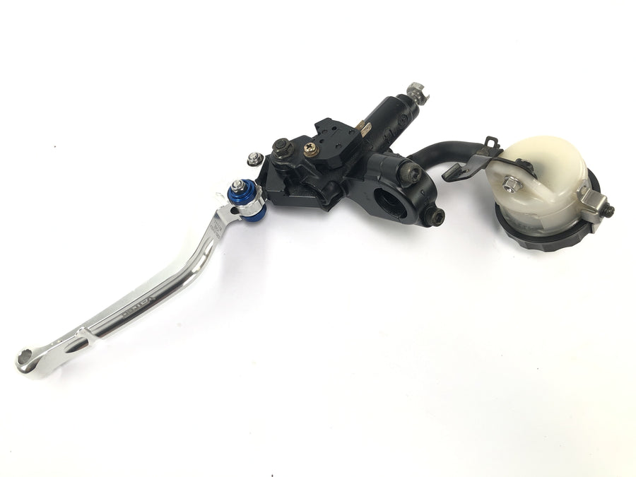 Triumph Sprint ST 1050 [2005] - Handbrake pump and clutch fitting with V Trec lever and ABE