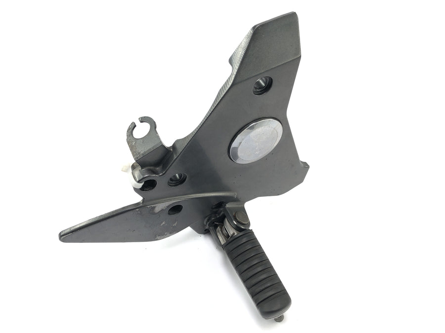 Kawasaki ZR7 ZR750F [1999] - footrest bracket bracket on the right front driver's footrest carrier
