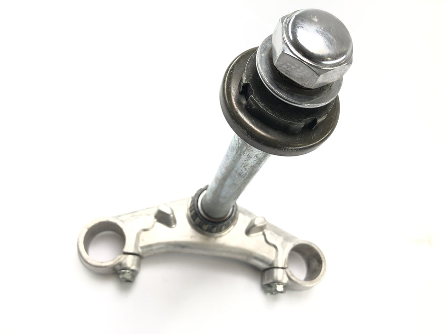 Honda NSR 125 JC22 [1998] - fork bridge above control head steering head bridge
