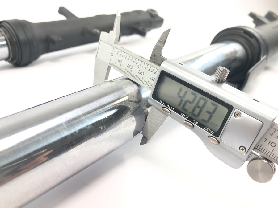 Yamaha MT 03 RM02 [2007] - Gabel Telegabel mit Achse Gabelrohre Gabelholme